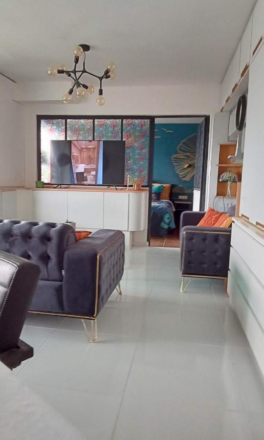 Liege Centre Mediacite Appartement Possible Parking Terrasse Immense 8Eme Pour 2 Personnes 외부 사진