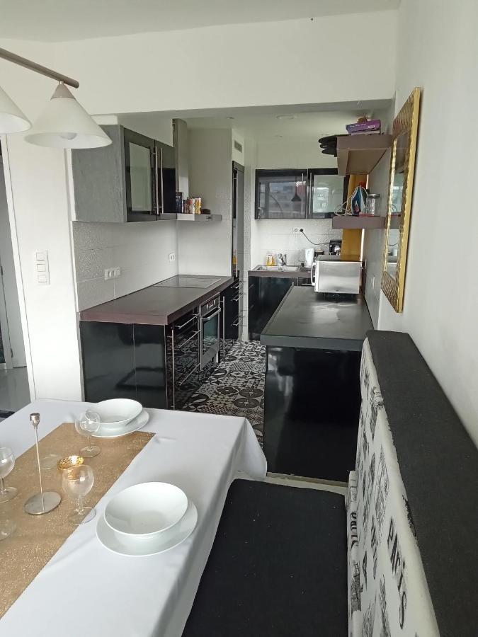 Liege Centre Mediacite Appartement Possible Parking Terrasse Immense 8Eme Pour 2 Personnes 외부 사진